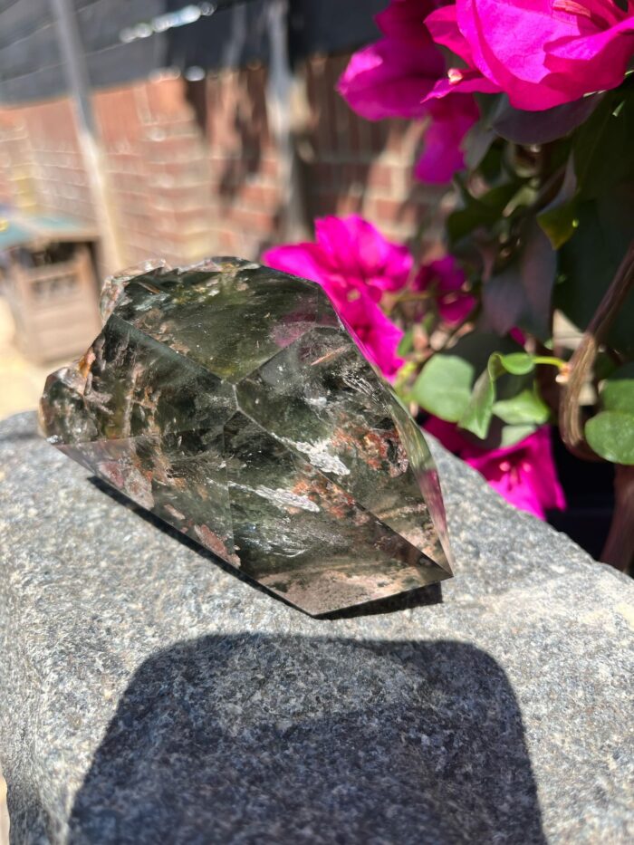Large Garden Quartz Freeform with Stand - Image 7