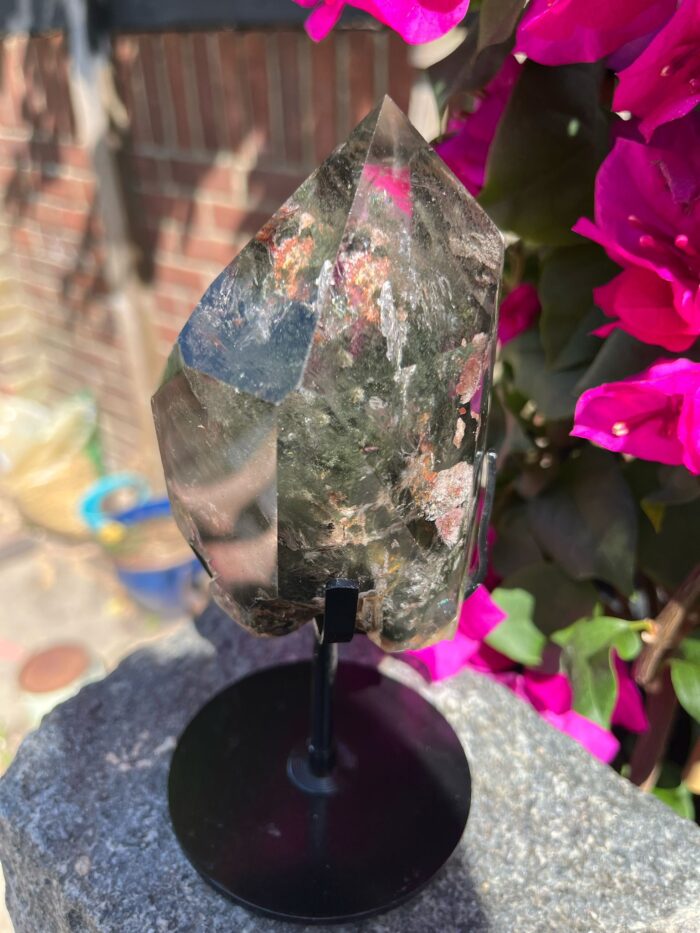 Large Garden Quartz Freeform with Stand